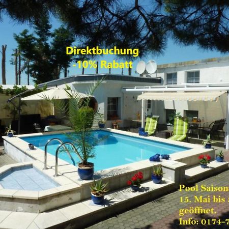 Neuseusslitz Pension Muench "Am Anger" מראה חיצוני תמונה