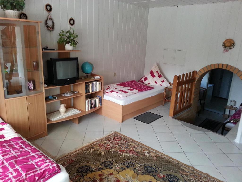 Neuseusslitz Pension Muench "Am Anger" חדר תמונה