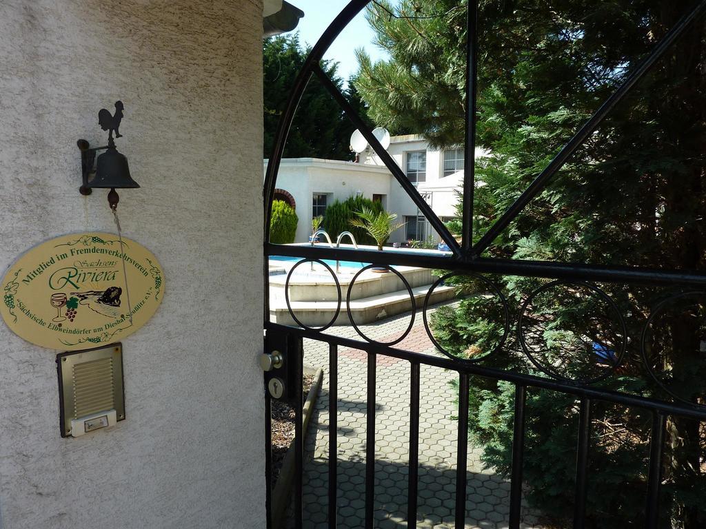Neuseusslitz Pension Muench "Am Anger" מראה חיצוני תמונה