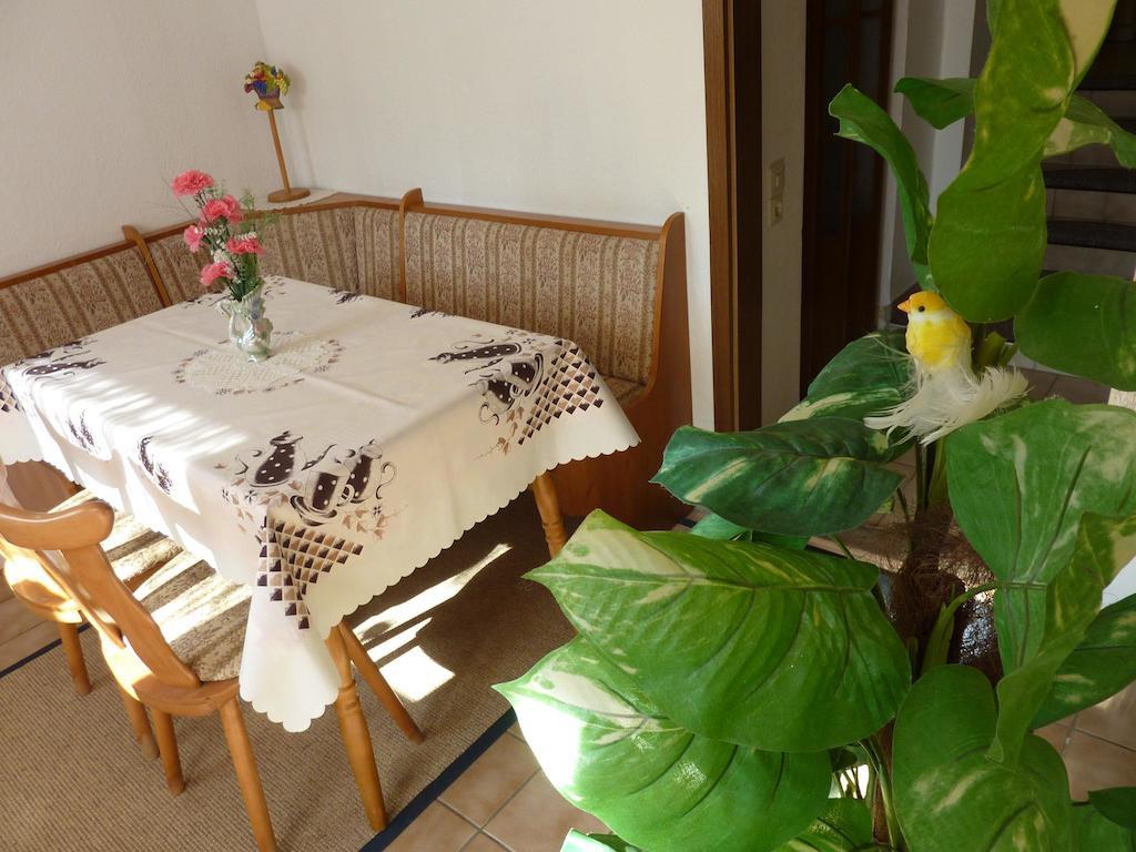 Neuseusslitz Pension Muench "Am Anger" מראה חיצוני תמונה