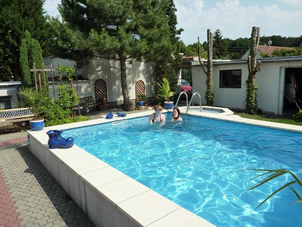 Neuseusslitz Pension Muench "Am Anger" מראה חיצוני תמונה