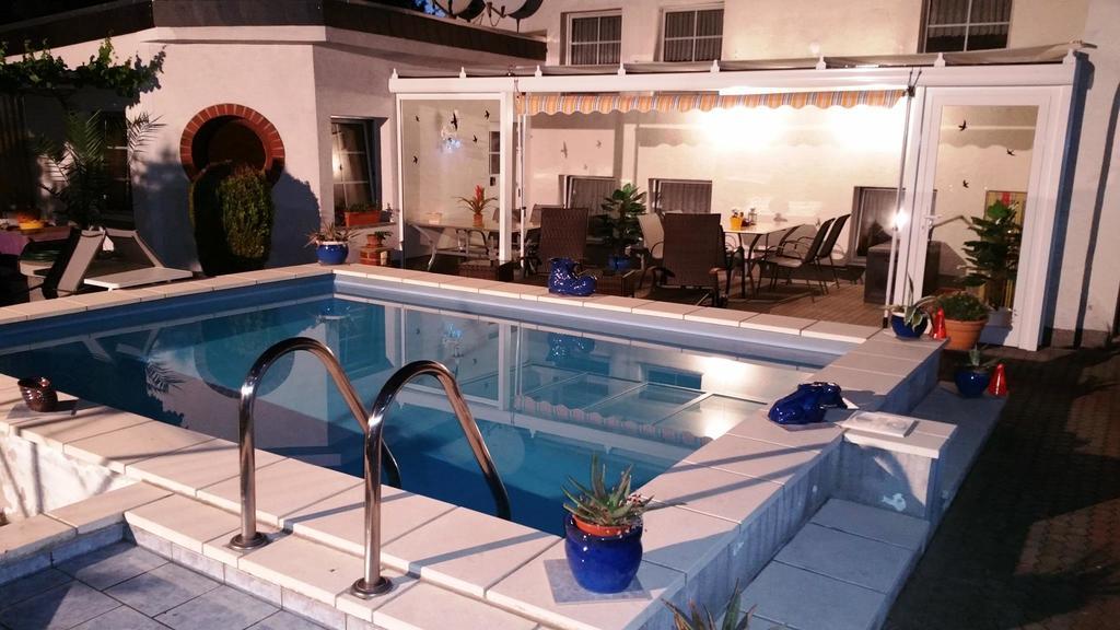 Neuseusslitz Pension Muench "Am Anger" מראה חיצוני תמונה