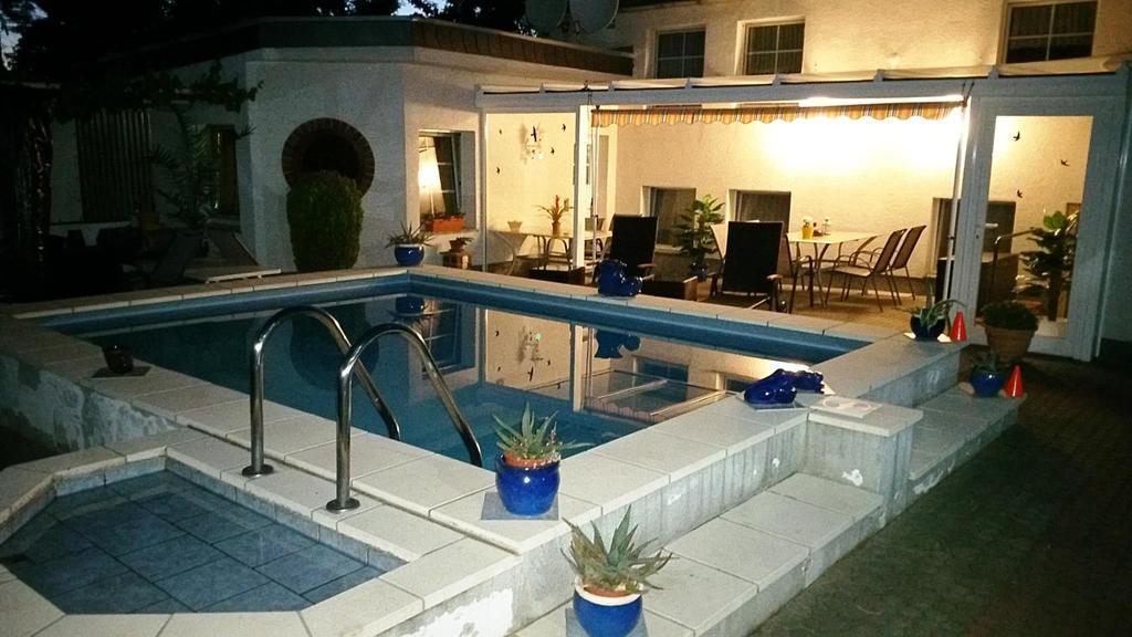 Neuseusslitz Pension Muench "Am Anger" מראה חיצוני תמונה