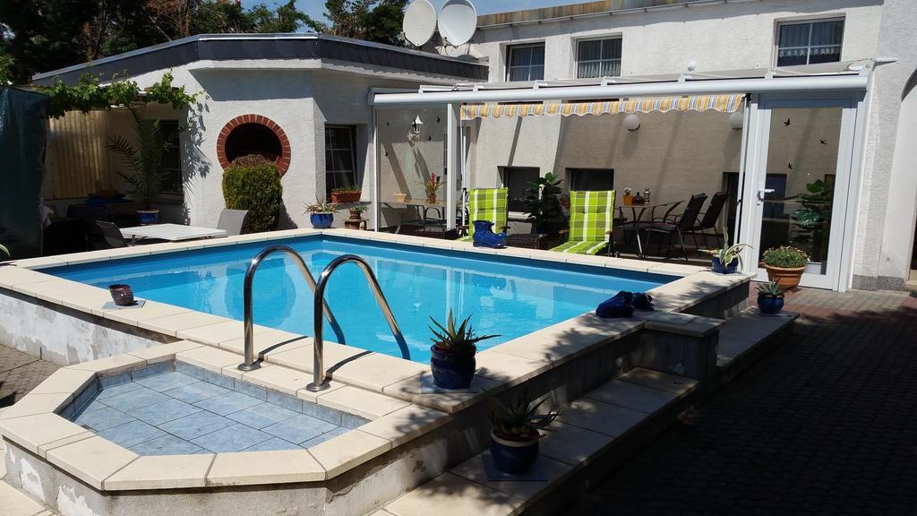 Neuseusslitz Pension Muench "Am Anger" מראה חיצוני תמונה