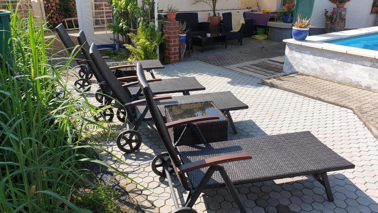 Neuseusslitz Pension Muench "Am Anger" מראה חיצוני תמונה